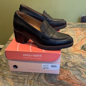 New Easy Spirit Women's Black Heeled Loafers
